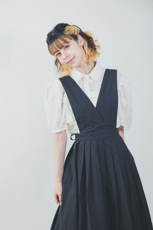PLEATS APRON
