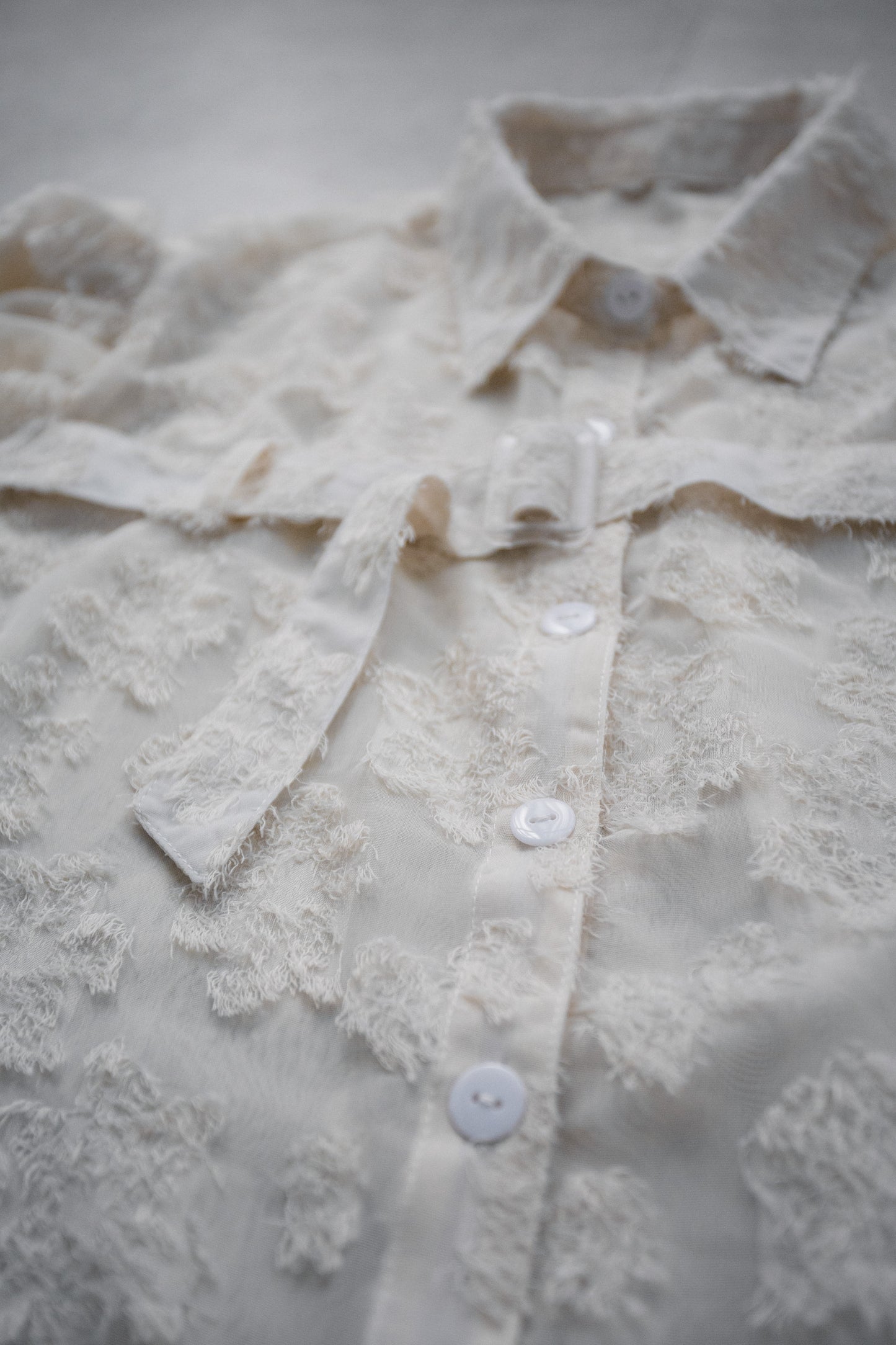 DIGMAJE FRONT BELT BLOUSE