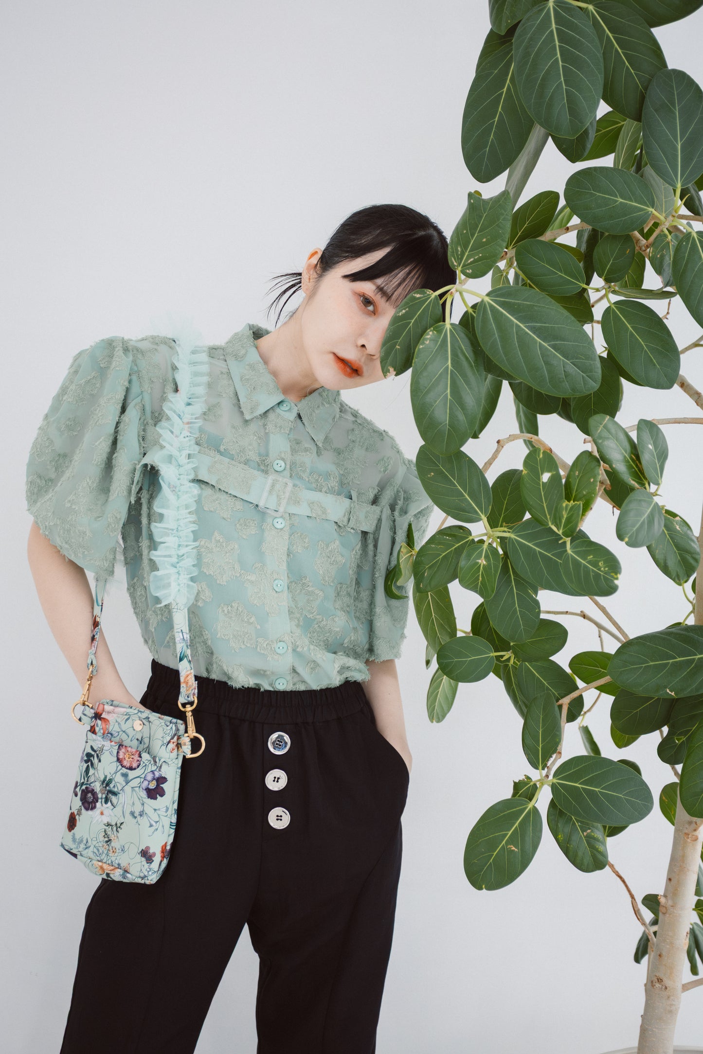 DIGMAJE FRONT BELT BLOUSE